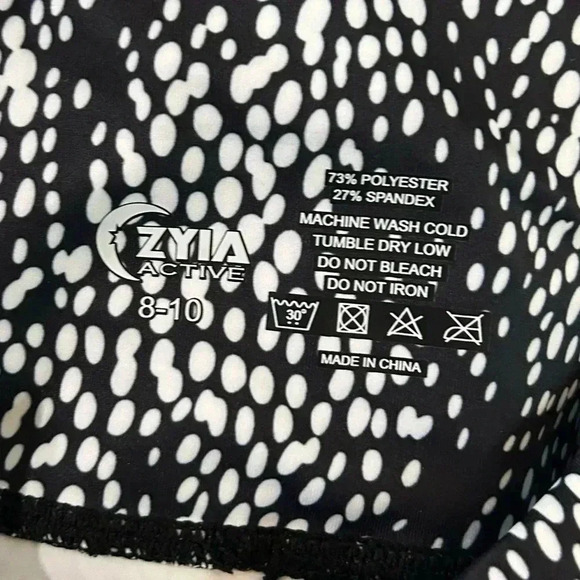 Zyia - Black Viper Pocket Light n Tight Hi-Rise Leggings - Picture 6 of 6